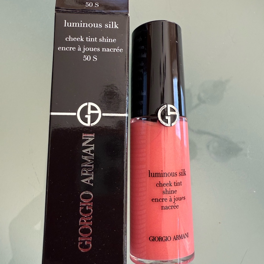 Giorgio Armani Luminous Silk Cheek Tint - Vibrant Pink